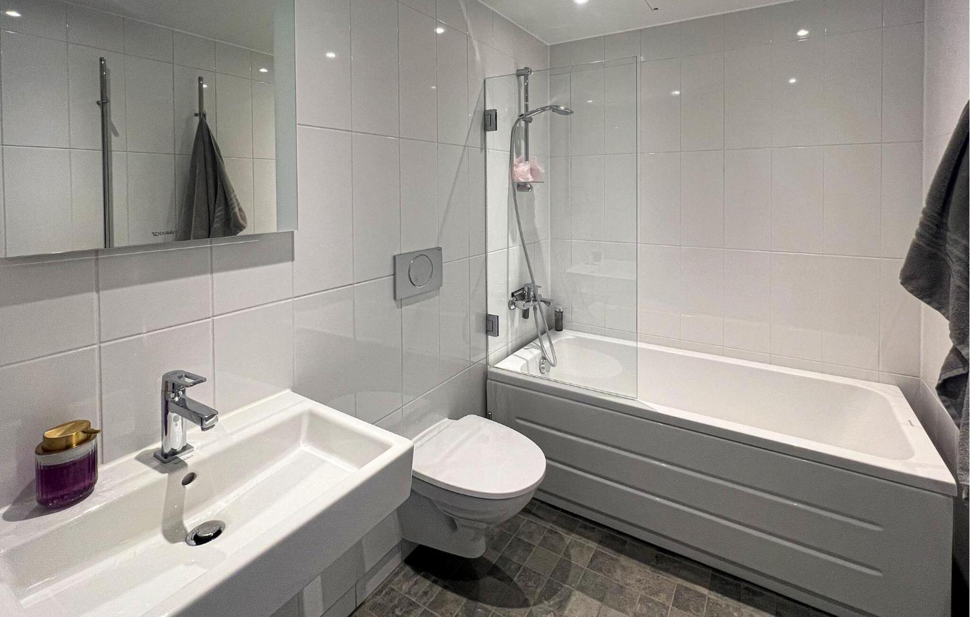 2 Bedroom Gorgeous Apartment In ストックホルム エクステリア 写真